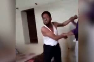 Husband Caught Red Handed In Hotel : 50 साल के ‘आशिक’ पति की होटल में खुली पोल! प्रेमिका के साथ कर रहा था ये काम, तभी आ धमकी पत्नी, दरवाजा खोलते ही जो हुआ जानकर रह जाएंगे हैरान