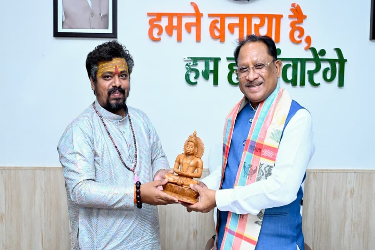 CG News: मुख्यमंत्री विष्णु देव साय से मिले डॉ. प्रेमासाई महाराज, इन अहम विषयों को लेकर हुई दोनों में चर्चा, कुनकुरी में लगेगा 5 दिन का दिव्य दरबार