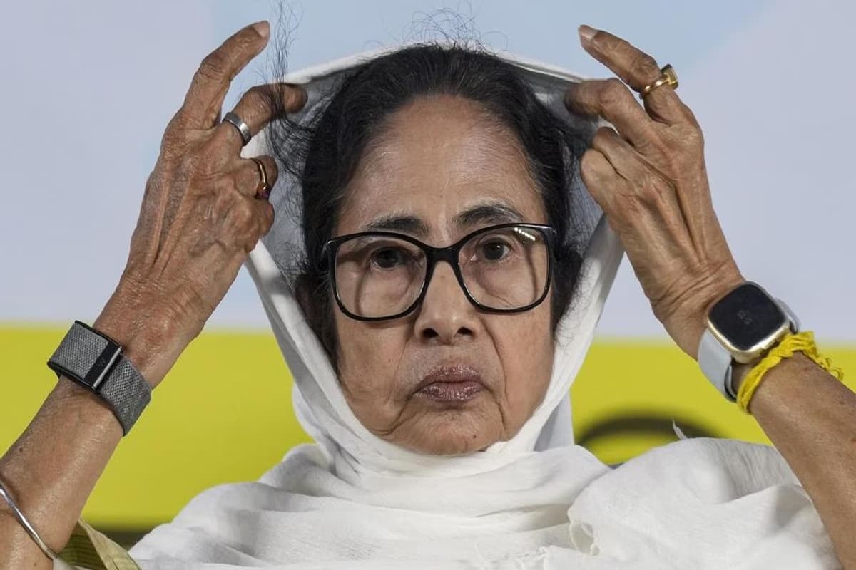 Bengal TMC Crisis Inside Story: बंगाल में ममता को भारी पड़ गई ये गलती! दीदी के हाथ से फिसल गए 60 विधायक, जानिए TMC में टूट की इनसाइड स्टोरी