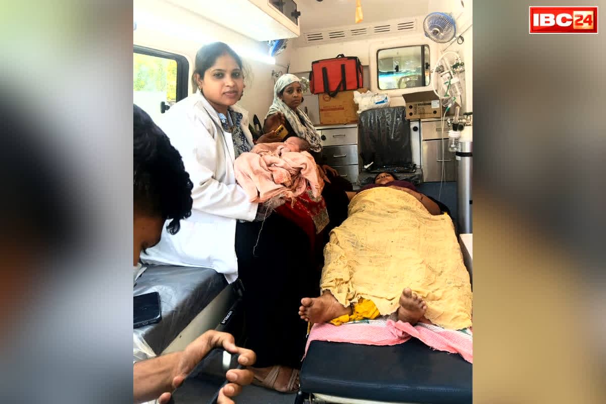 Safe Delivery in Ambulance Raipur: अस्पताल जाने के दौरान 108 संजीवनी एम्बुलेंस में ही डिलीवरी.. प्रसूता और नवजात दोनों सुरक्षित, कर्मचारियों ने दिखाई तत्परता और सूझबूझ