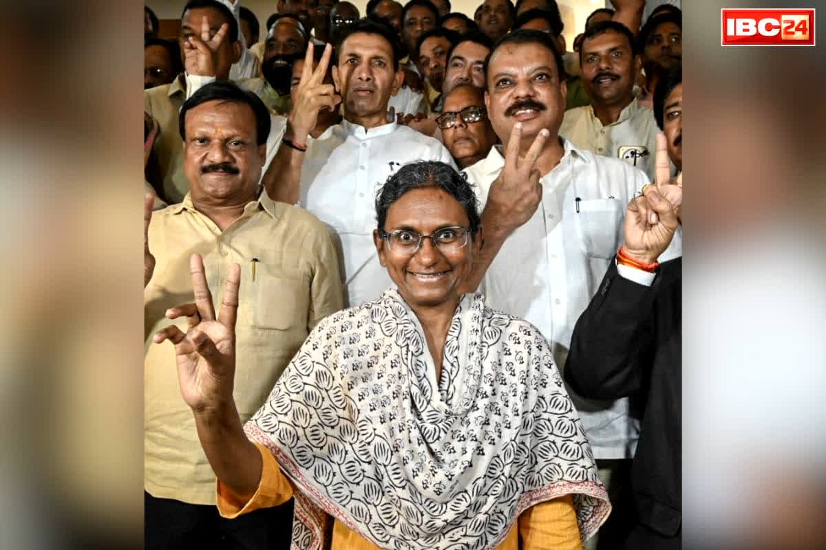 Meenakshi Natarajan Latest News: मीनाक्षी नटराजन के समर्थन में उतरा कांग्रेस का लीडरशिप.. कल 12 बजे इलेक्शन कमिश्नर से करेंगे मुलाक़ात