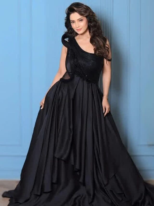 Adaa Khan Hot Pic: टीवी की ‘नागिन’ ने ऑफ शोल्डर ब्लैक गाउन में दिखाया हॉट अंदाज, यहां देखें खूबसूरत तस्वीरें