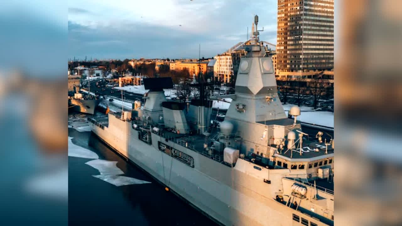 Somalia Ship Hijack : बीच समंदर हथियारों से लदा जहाज हाईजैक! 6 भारतीय समेत 10 क्रू मेंबर समुद्री डाकुओं के कब्जे में