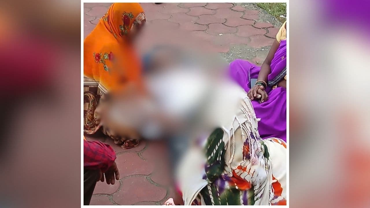 Janjgir-Champa Murder News: गणेश विसर्जन के दौरान मची अफरातफरी, देखते ही देखते मातम में बदल गया पूरा माहौल, सरपंच के पिता की हत्या से दहला पूरा इलाका
