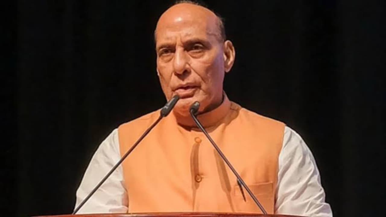 Seva Sankalp Abhiyan: पीएम के जन्मदिन पर वाराणसी में सेवा संकल्प अभियान का शुभारंभ, रक्षामंत्री राजनाथ सिंह बोले- मोदी ने नक्सलवाद से मुक्ति दिलाई