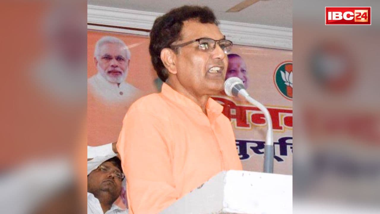 UP Politicle News Today: “वोट की खातिर सपा ने अपना रंग बदला, फिर भी नहीं मिलेगा दलितों का समर्थन”.. पूर्व CM अखिलेश फिर से निशाने पर, पढ़ें पूरा बयान