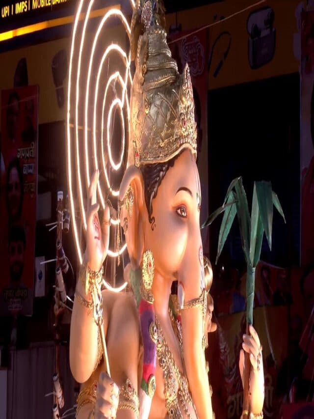 Ganesh Jhanki 2026: नाग लोक से नरक तक… गणेश झांकी में दिखा अनोखा नजारा! DJ की धुन पर जमकर थिरके रायपुरवासी