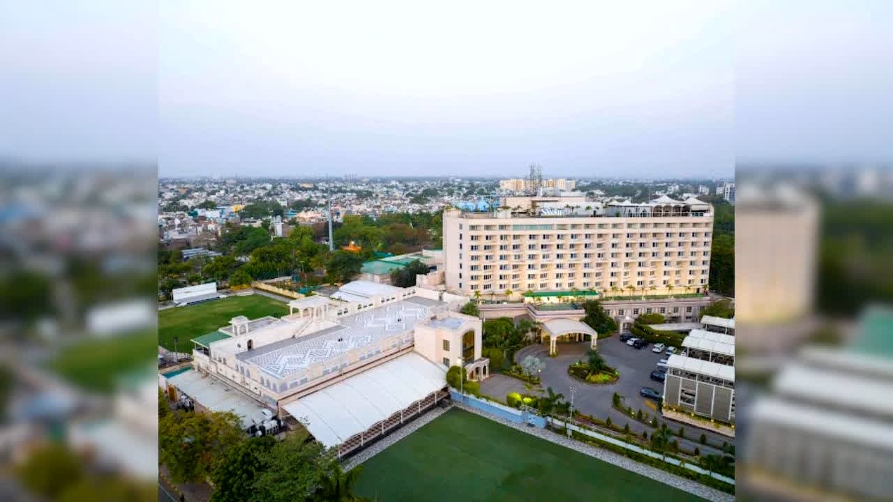 Indore Sayaji Hotel Sample : शहर के इस फेमस होटल की रसोई में बड़ा खुलासा! 8 में से 5 सैंपल फेल, पनीर से लेकर कलर तक में मिली गड़बड़ी