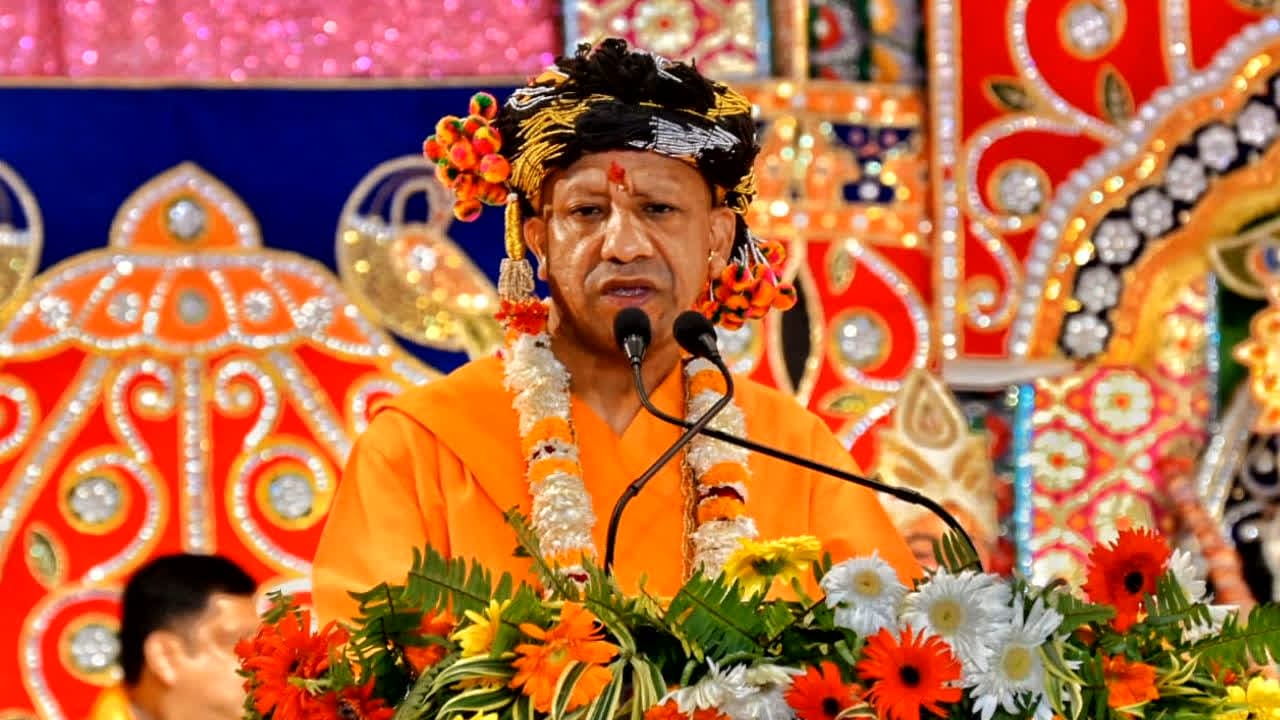 ‘आज मुस्लिम से मुस्लिम और क्रिश्चियन से क्रिश्चियन लड़ रहे हैं’.., दशहरे पर भाषण में और क्या-क्या बोले सीएम योगी