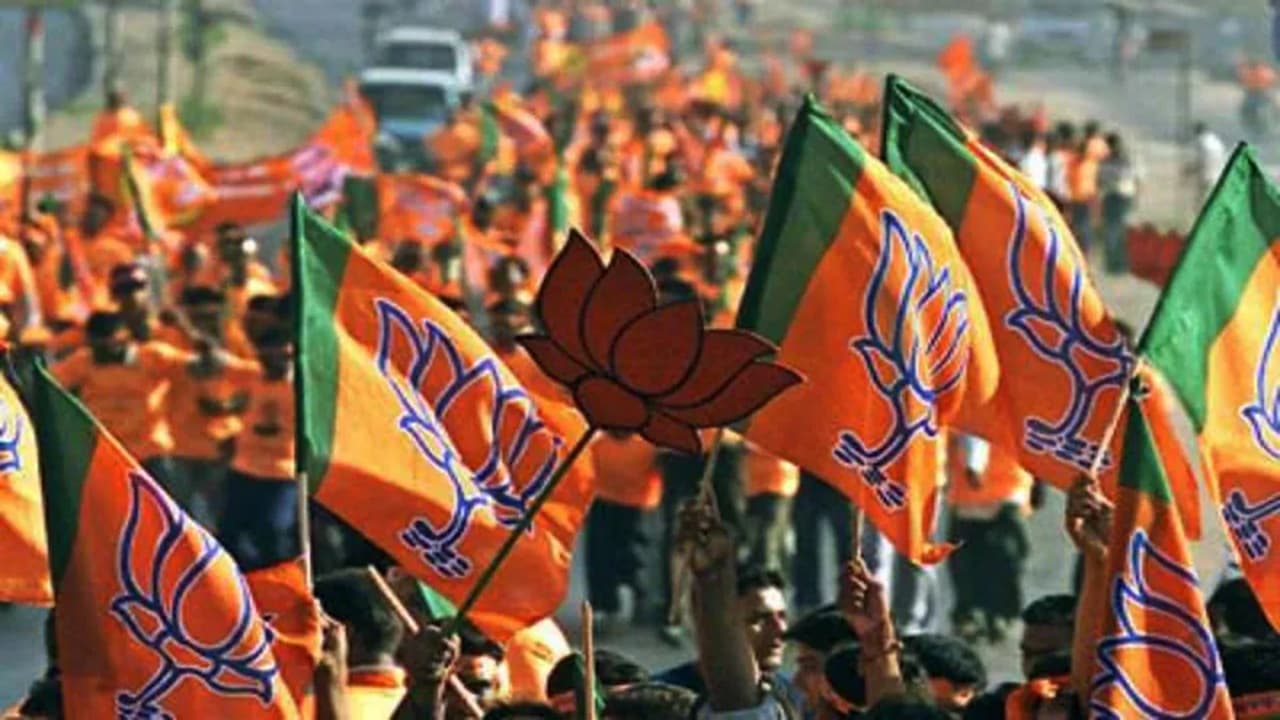 यूपी चुनाव से पहले भाजपा ने घोषित की नई कार्यसमिति, पीएम मोदी और सीएम योगी समेत कई दिग्गज नेताओं को मिली जगह