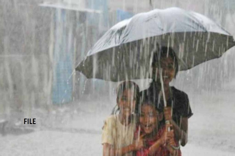 बदला मौसम: इन ​जिलों में गरज-चमक के साथ भारी बारिश के आसार, बंगाल की खाड़ी में बना सिस्टम