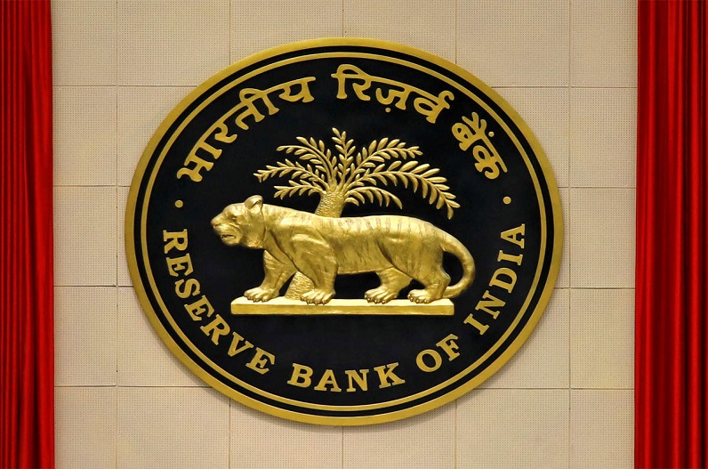RBI ने बैंकिंग के इन नियमों में किया बदलाव, ग्राहकों पर पड़ेगा सीधा असर, जानें