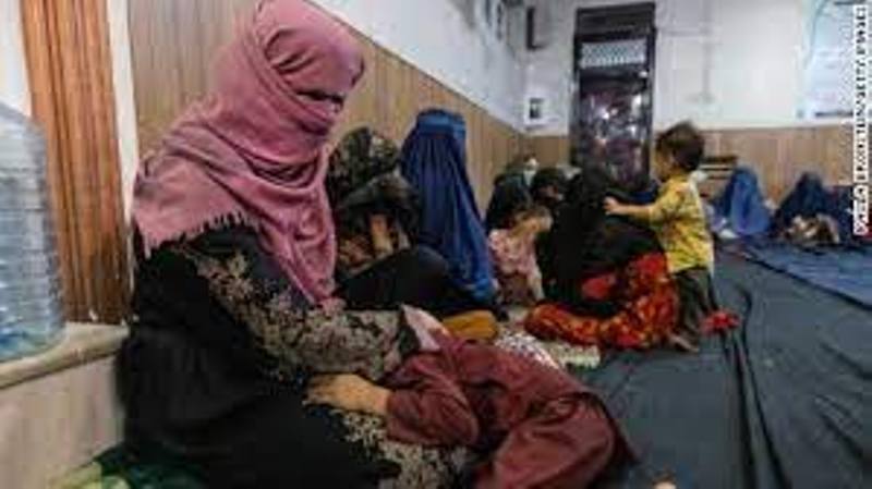 तालिबान राज में महिलाओं पर लागू होंगे ये नियम, तंग कपड़े-हाई हील्स से लेकर इन 10 चीजों पर रहेगा बैन