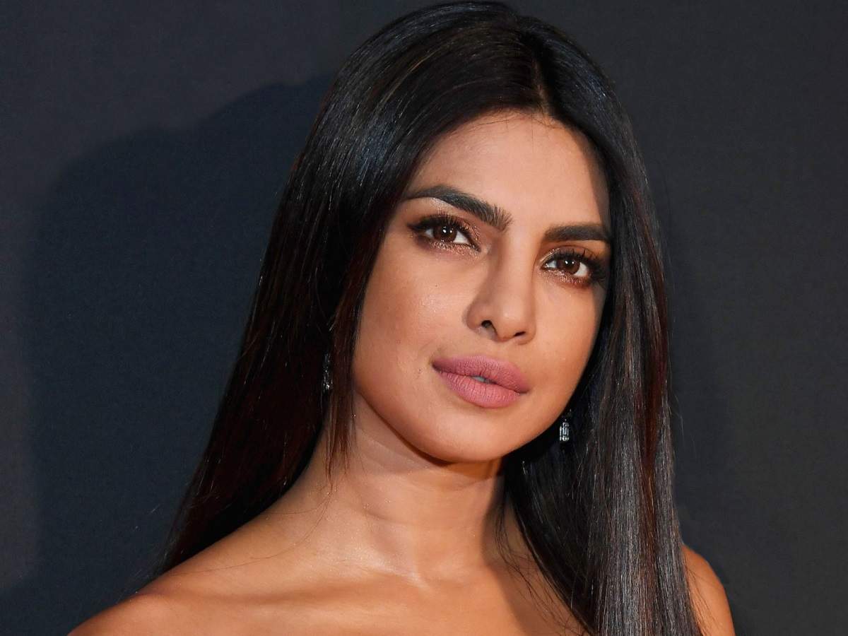 About Priyanka Chopra : career, personal life, writing and Contact details