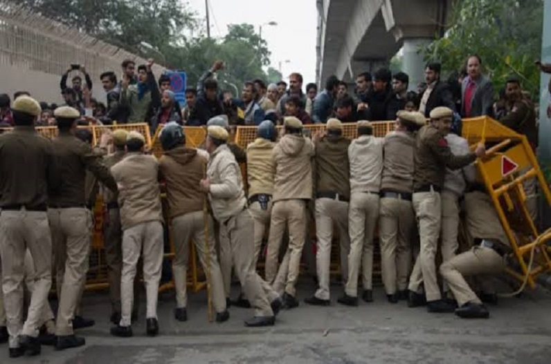 पाकिस्तानी पत्रकारों ने इस कानून को किया खारिज, बताया मौलिक अधिकार के खिलाफ.. जमकर विरोध प्रदर्शन