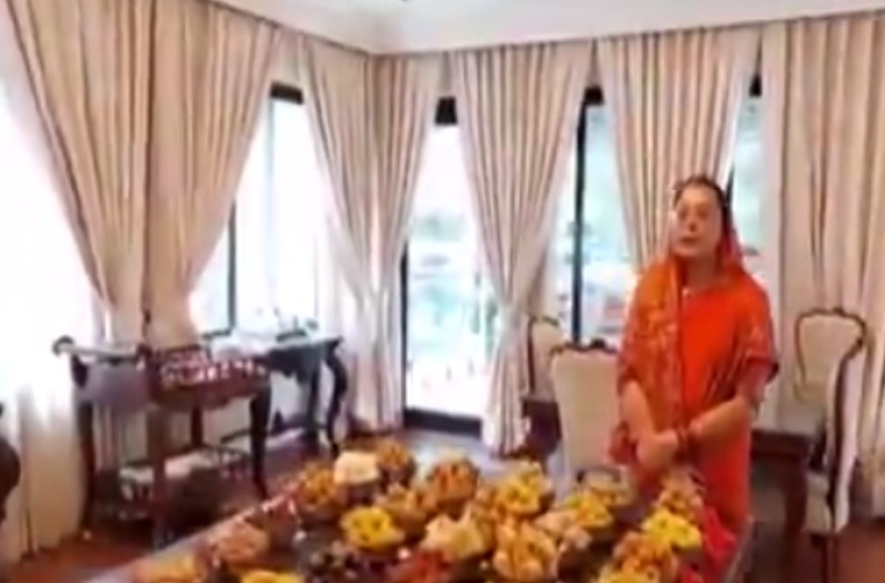 सीएम शिवराज की धर्मपत्नी साधना सिंह ने ‘गन्नु भैया’ विदिशा बाढ़ वाले गणेश जी के लिए बनाए छप्पन भोग