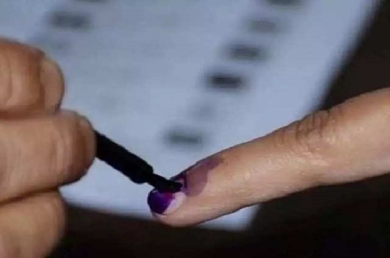बंगाल उपचुनाव: 3 सीटों पर मतदान जारी, भवानीपुर पर अटकी है सबकी नजर