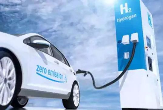 खबर शानदार है! 2030 तक ‘पानी’ से दौड़ेंगी गाड़ियां! पेट्रोल-डीजल का नहीं होगा कोई मोल