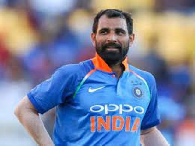 T20 world cup: भारत की हार के बाद ट्रोलर्स के निशाने पर शमी, ओवैसी बोले ‘सिर्फ एक मुस्लिम खिलाड़ी को बनाया जा रहा निशाना