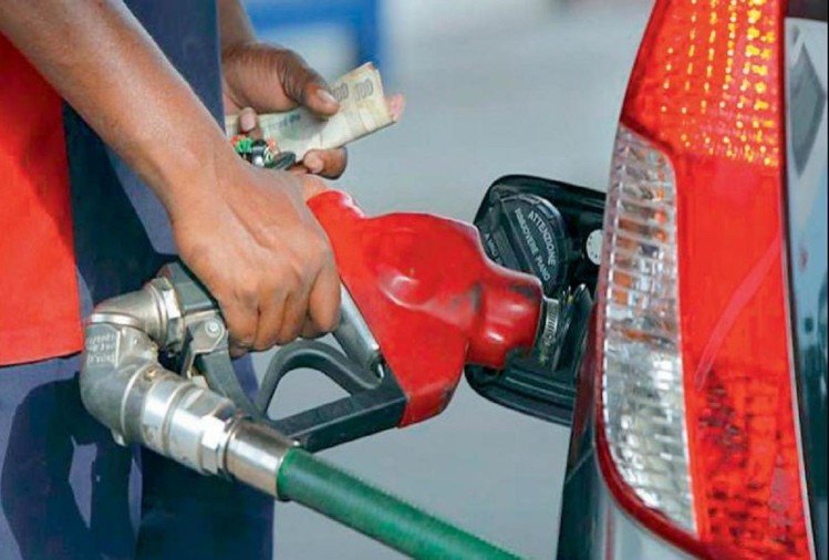 8 रुपए सस्ता हुआ पेट्रोल, इस राज्य सरकार ने वैट में कमी कर जनता को दी बड़ी राहत