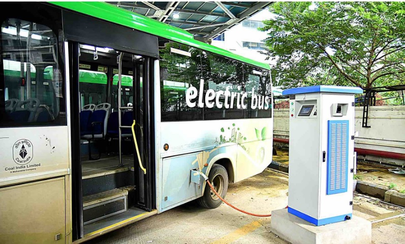 शहरों में दौड़ेंगी इलेक्ट्रिक बसें, 300 किमी तक चलाने की तैयारी, 250 ई-व्हीकल चार्जिंग स्टेशन भी बनेंगे