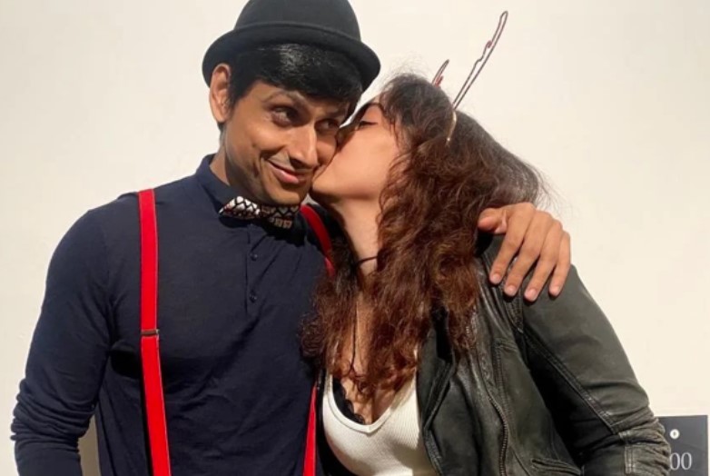 आमिर खान की बेटी ईरा ने सरेआम अपने बॉयफ्रेंड को किया Kiss, वायरल हुई तस्वीर