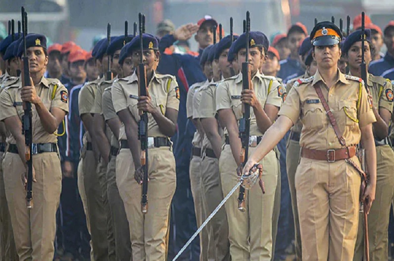 महिला पुलिसकर्मियों के लिए अच्छी खबर, अब 12 नहीं 8 घंटे की करनी होगी ड्यूटी, महाराष्ट्र सरकार का फैसला