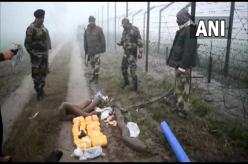पंजाब में BSF और पाक तस्करों के बीच फायरिंग, एक जवान घायल, भारी मात्रा में ड्रग्स बरामद