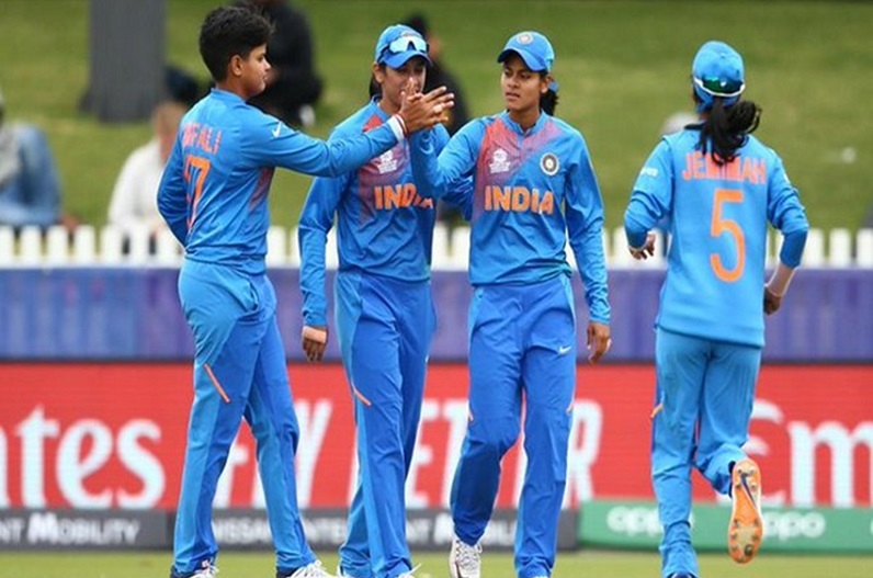 BCCI ने भारतीय महिला क्रिकेटरों को दी खुशखबरी! अब से पुरूष और महिला क्रिकेटरों की मैच फीस होगी समान