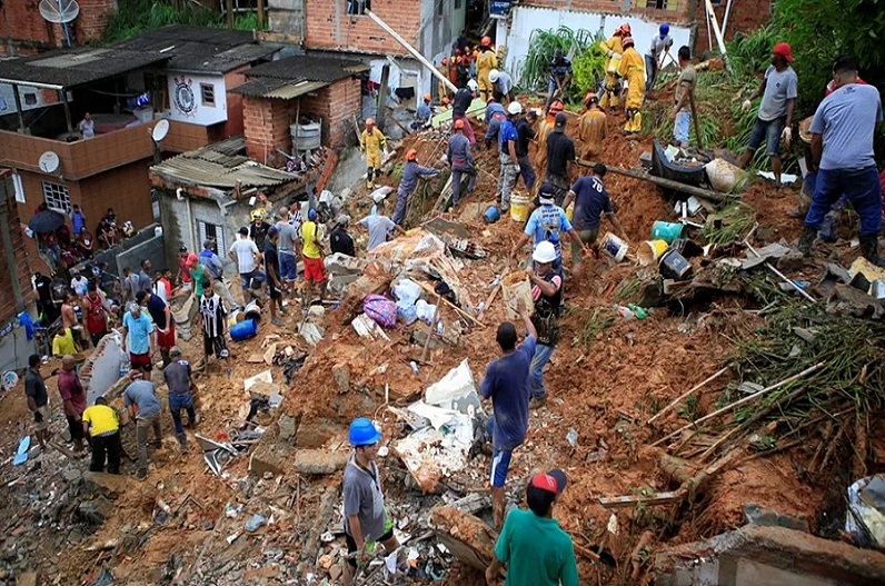 भारी बारिश के बाद बाढ़ और भूस्खलन ने मचाई तबाही, अब तक 24 लोगों की मौत, कई लापता