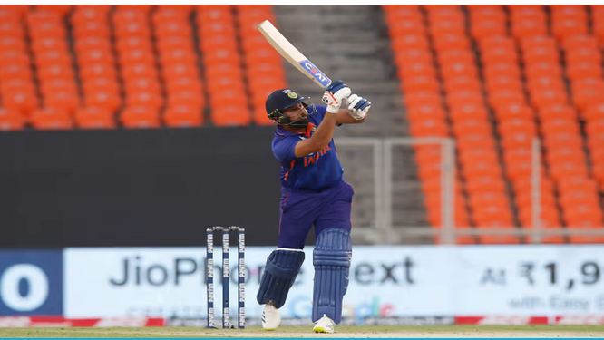 IND vs WI 2nd ODI: भारत की निराशाजनक शुरुआत, सस्ते में आउट हुए कप्तान रोहित शर्मा