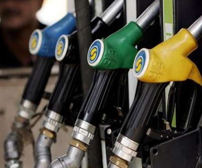 17 रुपए तक बढ़ सकते हैं पेट्रोल-डीजल के दाम.. चुनाव खत्म होते ही बढ़ने लगी हैं कीमतें