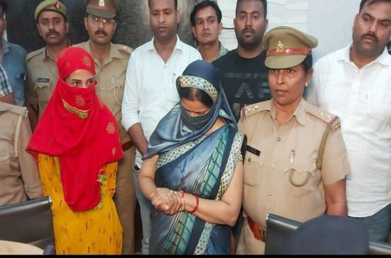 ISRO साइंटिस्ट की पत्नी ने बहन के साथ मिलकर घर पर किया शर्मनाक काम, पुलिस ने किया खुलासा तो पति के उड़ गए होश
