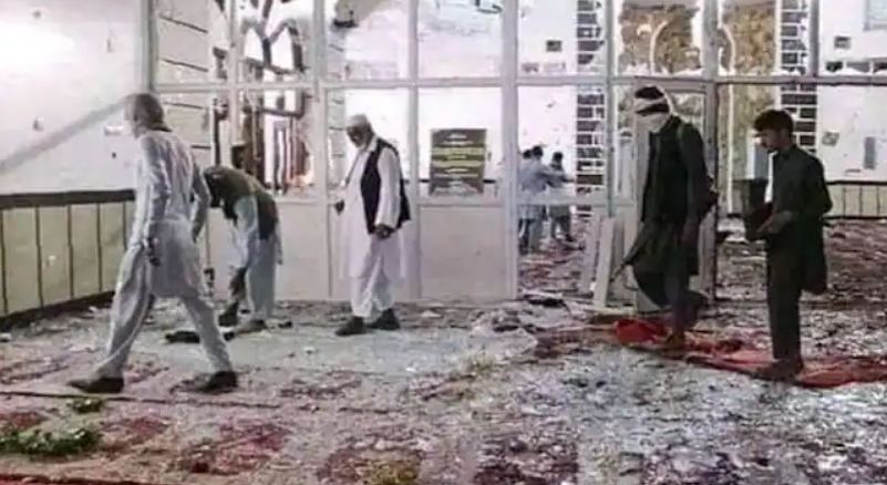 नमाज के दौरान मस्जिद में बड़ा धमाका, 33 लोगों की मौत, 50 से अधिक घायल