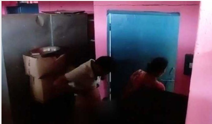 Tiruvottiyur GOVT Schools Case: सरकारी स्कूल के वॉशरूम में 12वीं के छात्रों ने टीचर्स के साथ की ऐसी हरकत, जानकर शर्म से झुक जाएगा सिर