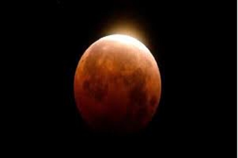 साल का पहला चंद्र ग्रहण कल, वैज्ञानिक ने बताया कहां दिखेगा ‘ब्लड मून’