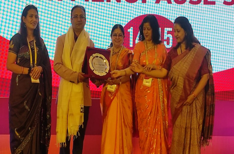 महिलाओं की सफलता में बाधक है ‘मेनोपॉज’, 60 प्रतिशत महिलाओं ने कहा- प्रभावित होता है काम