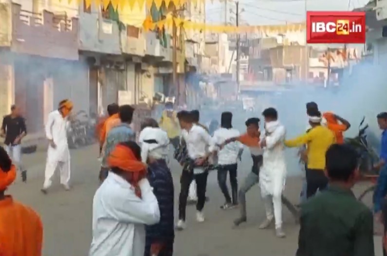 बिहार बंगाल के बाद अब झारखंड में हिंसा, धार्मिक झंडे के अपमान के बाद मचा बवाल, गाड़ियों-दुकानों को किया आग के हवाले