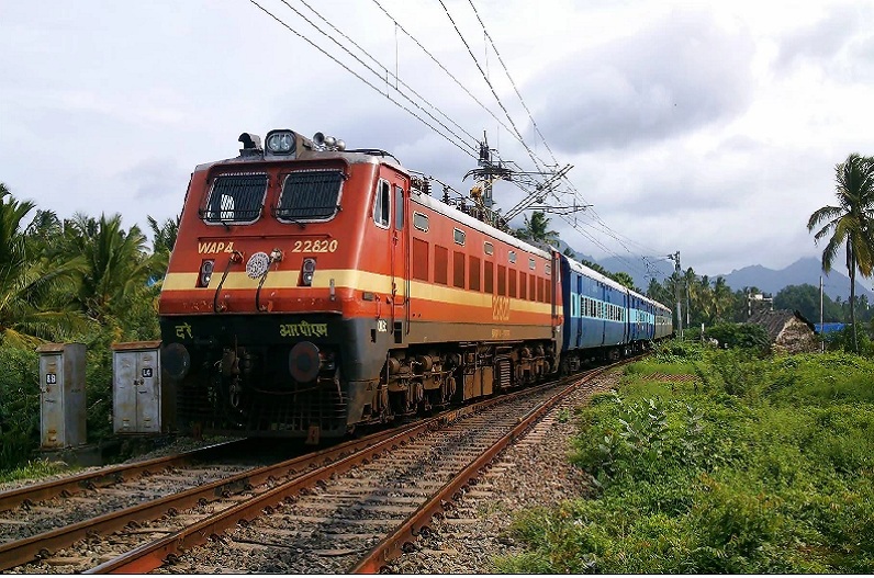 700 Train Cancelled News: रेलवे ने रद्द की 700 ट्रेनें, देखें पूरी लिस्ट और जानें कैंसिल होने की असली वजह