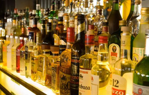 राजधानी में सस्ती होगी शराब और बीयर? नई आबकारी नीति को लेकर जंग, CBI जांच की मांग