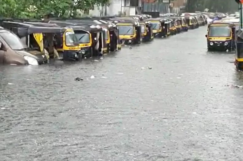 26 जुलाईः जब मुंबई में मूसलाधार बारिश ने मचाई थी जमकर तबाही, किसी के सपने बह गए, तो किसी के अपने