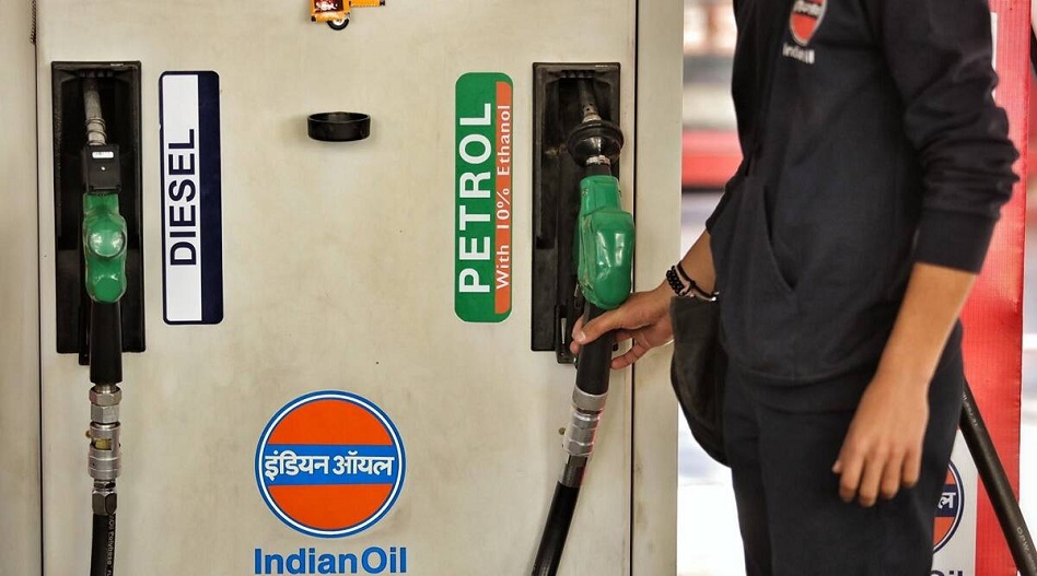 फिर से कम हो सकते हैं देश में पेट्रोल-डीजल के दाम, क्रूड ऑयल की कीमतों में आई भारी ग‍िरावट