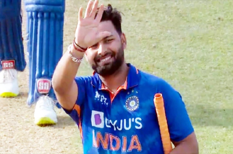 Rishabh Pant Flop Batting: हर्षा भोगले से लाइव इंटरव्यू में बुरी तरह भड़के ऋषभ पंत, कहा- ‘T20 में मेरा रिकॉर्ड खराब नहीं’