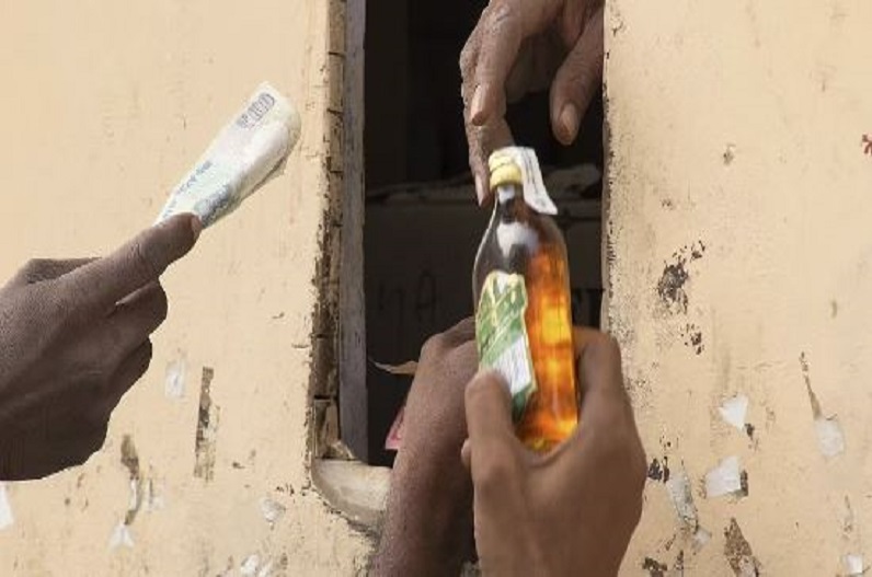 युवाओं से ज्यादा शराब पीने की अपील! यहां की सरकार ने किया खास इनाम देने का ऐलान