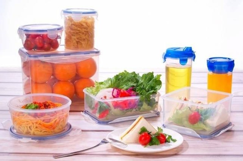 आप भी रखते है प्लास्टिक के बर्तन में खाना? हो जाएं सावधान, नहीं तो घेर सकती है कई खतरनाक बीमारियां