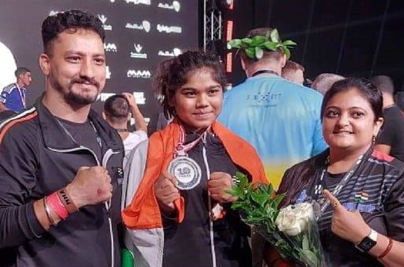 उपलब्धि : अंतरराष्ट्रीय प्रतियोगिता में बस्तर की बेटी ने किया नाम रोशन, मिक्स मार्शल आर्ट में दिखाया जौहर