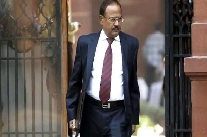 मॉस्को पहुंचे NSA अजीत डोभाल, क्या रूस-यूक्रेन के बीच संबंधों में सुधार करने की करेंगे पहल?