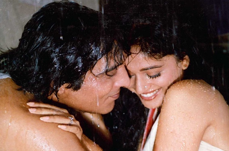 Madhuri Ki Chudai F - Vinod Khanna became uncontrollable kissing Madhuri Dixit, Dayawan Film