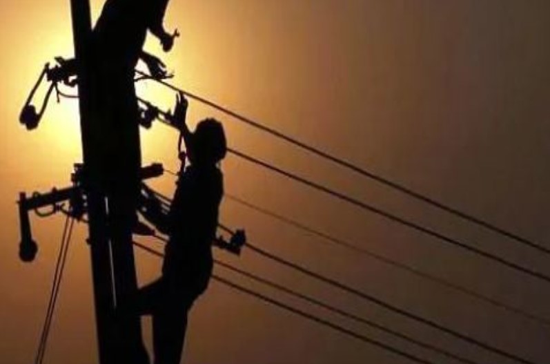 Blackout in Chhattisgarh: छत्तीसगढ़ के तीन जिलों में ब्लैकआउट, सिर्फ इमरजेंसी सेवाओं के लिए मिलेगी बिजली