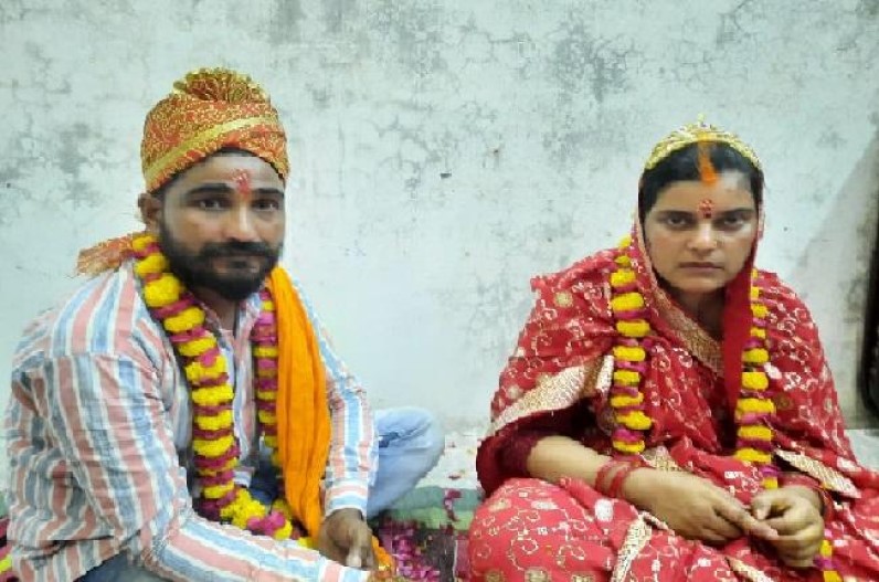 नशे की हालत में पति ने दिया तीन तलाक, हिंदू बनकर महिला ने प्रेमी संग रचाई शादी